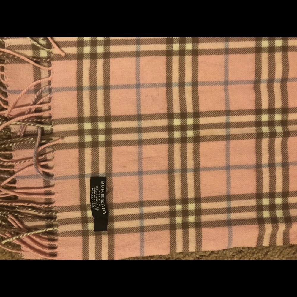 ❄️ Burberry Cashmere Scarf